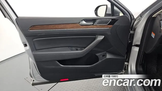 Volkswagen Passat 2018 — фото 14