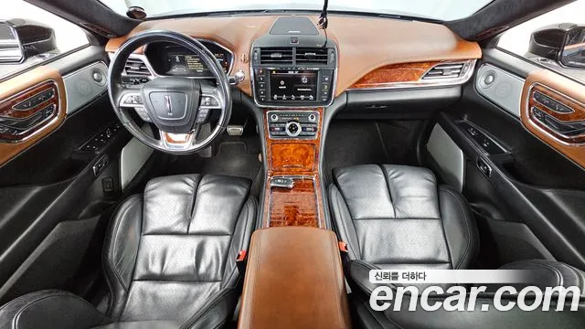 Lincoln Continental 2017 — фото 7