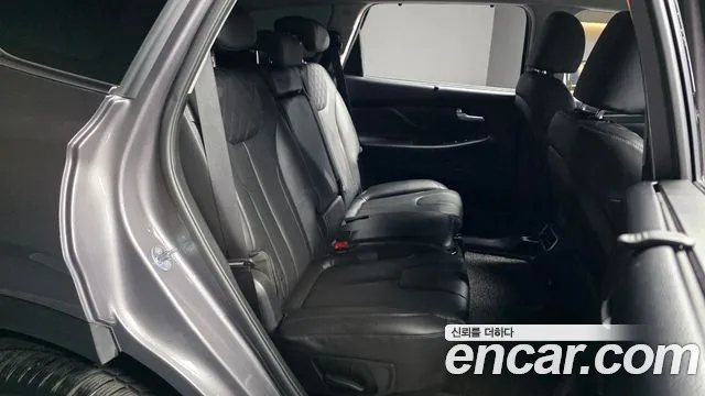 Hyundai Santafe 2023 — фото 18