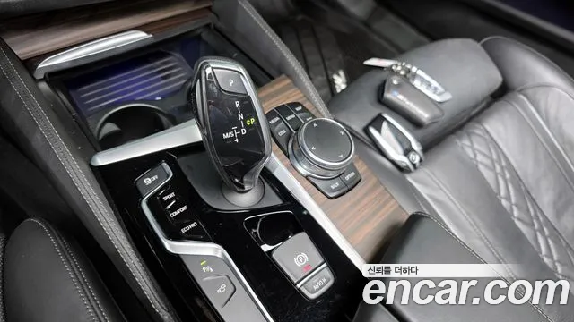 BMW 5-Series 2017 — фото 12
