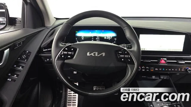 Kia Niro 2024 — фото 19