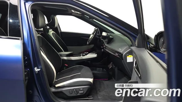 Kia EV6 2025 — фото 17