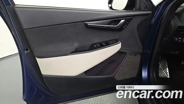 Kia EV6 2025 — фото 14