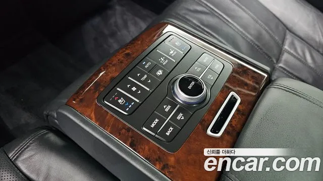 Hyundai Equus 2012 — фото 15