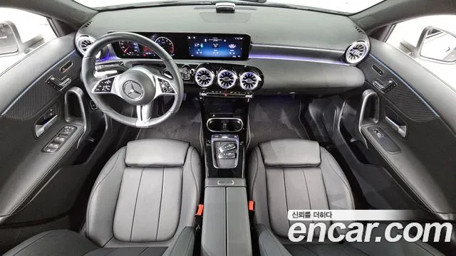 Mercedes-Benz A-Class 2024 — фото 10