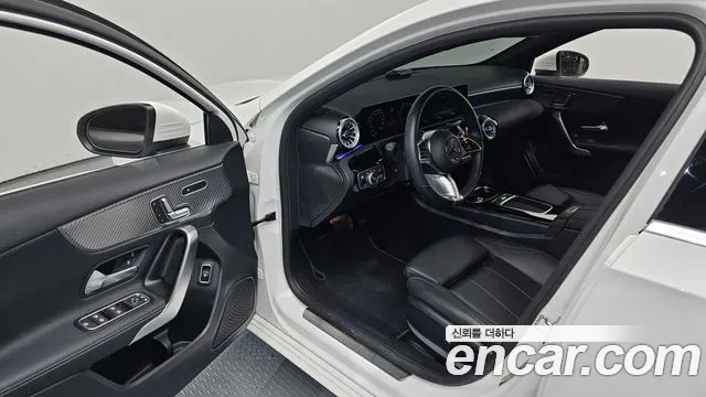 Mercedes-Benz A-Class 2024 — фото 13