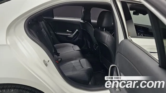 Mercedes-Benz A-Class 2024 — фото 17