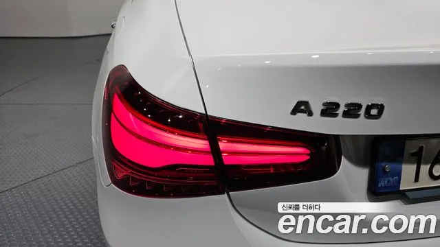 Mercedes-Benz A-Class 2024 — фото 9