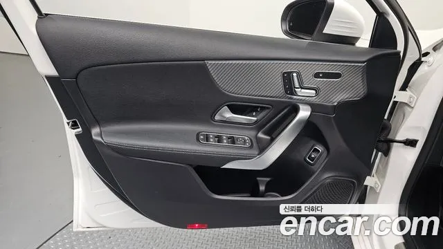 Mercedes-Benz A-Class 2024 — фото 14