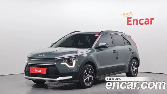 Kia Niro 2023 — фото 1