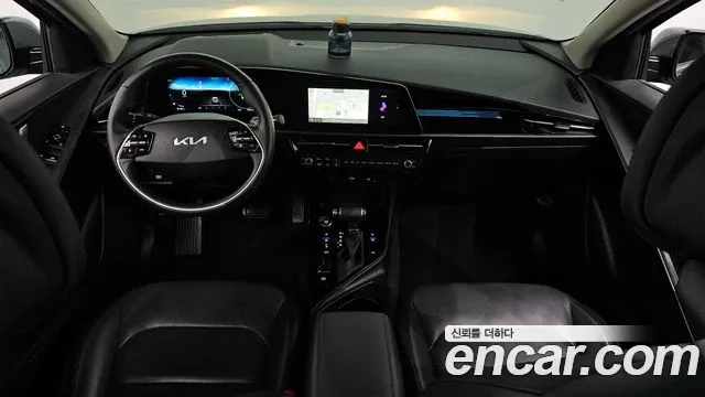 Kia Niro 2023 — фото 10