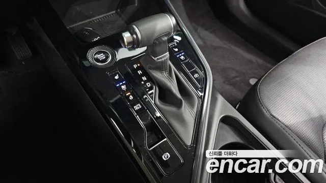 Kia Niro 2023 — фото 12