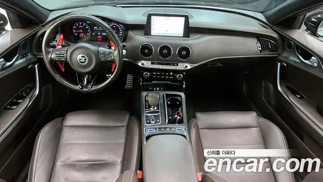 Kia Stinger 2019 — фото 10
