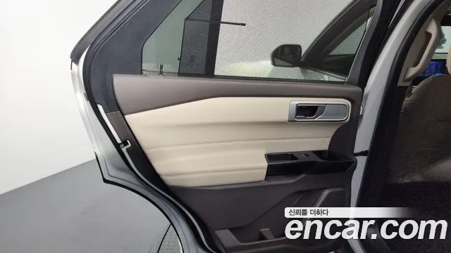 Ford Explorer 2021 — фото 14