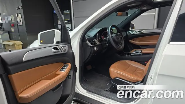 Mercedes-Benz GLE-Class 2018 — фото 13
