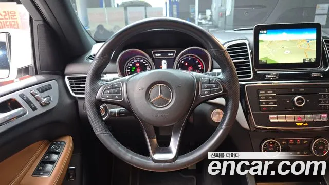 Mercedes-Benz GLE-Class 2018 — фото 19