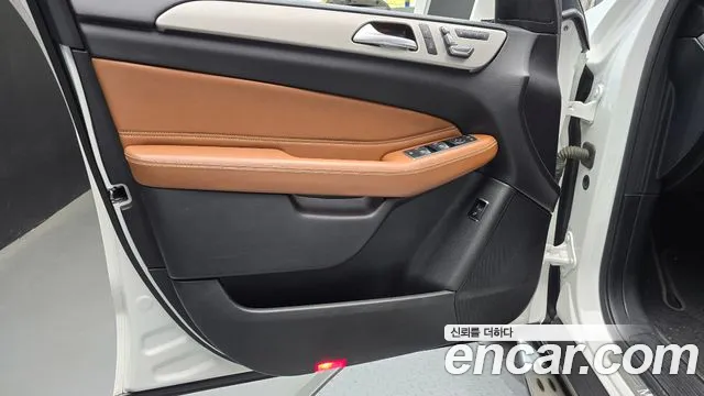 Mercedes-Benz GLE-Class 2018 — фото 14