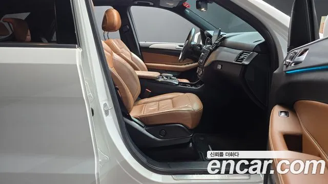 Mercedes-Benz GLE-Class 2018 — фото 16