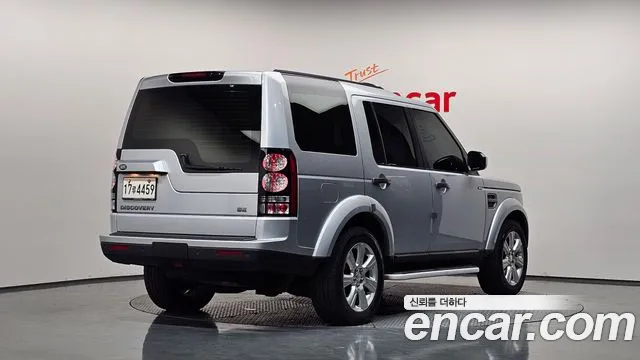Land Rover Discovery 2015 — фото 2