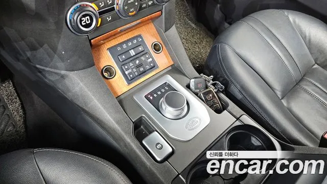 Land Rover Discovery 2015 — фото 9