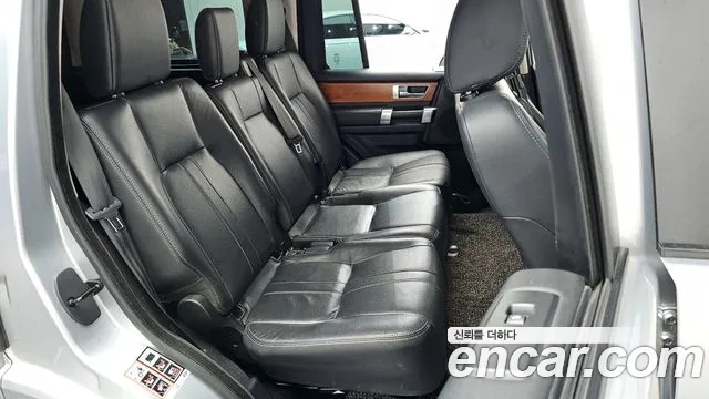 Land Rover Discovery 2015 — фото 11