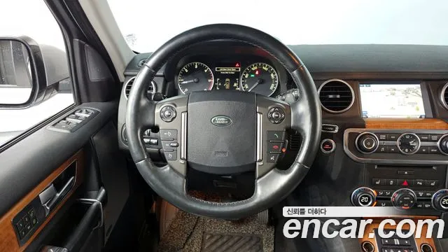Land Rover Discovery 2015 — фото 12