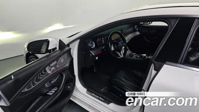 Mercedes-Benz CLS-Class 2020 — фото 13
