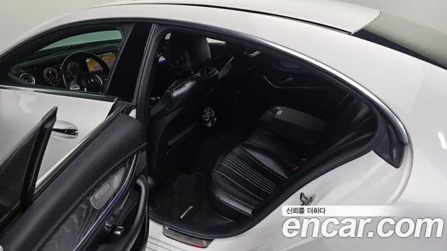 Mercedes-Benz CLS-Class 2020 — фото 18