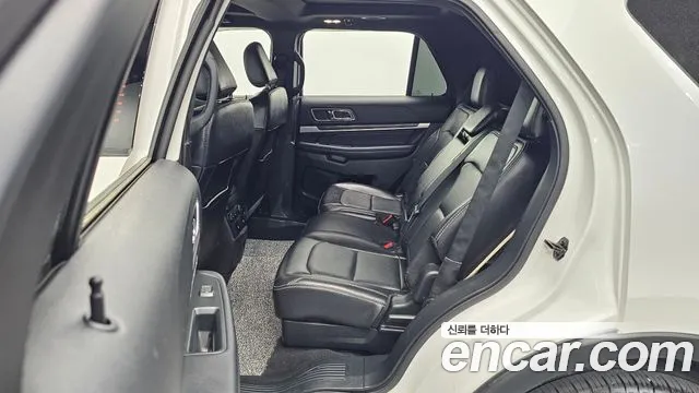 Ford Explorer 2019 — фото 17