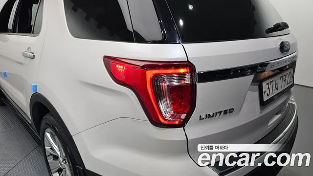 Ford Explorer 2019 — фото 9