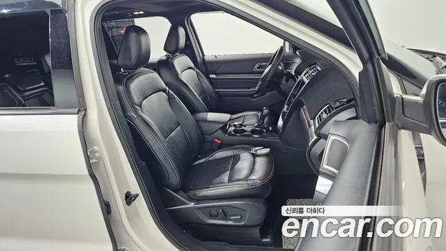 Ford Explorer 2019 — фото 16