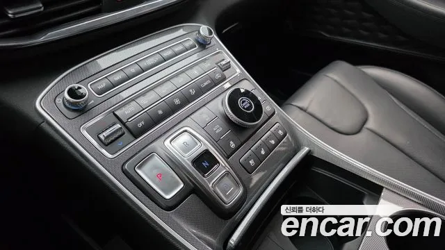Hyundai Santafe 2022 — фото 9