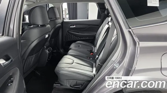 Hyundai Santafe 2022 — фото 12