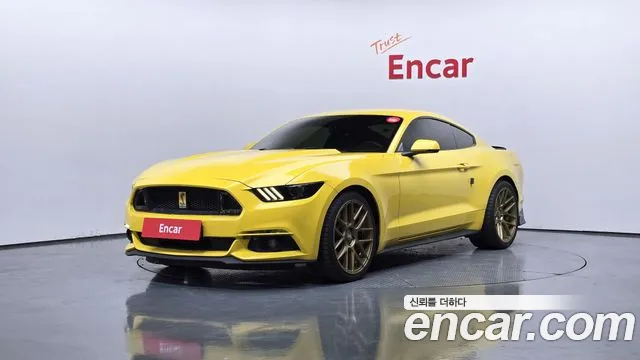 Ford Mustang 2015 — фото 1