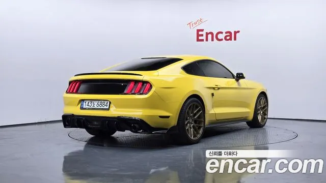 Ford Mustang 2015 — фото 2