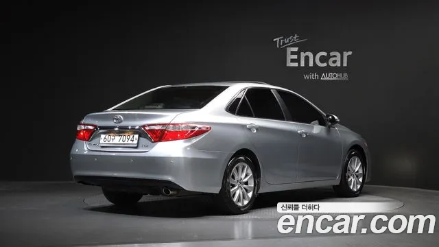 Toyota Camry 2015 — фото 2