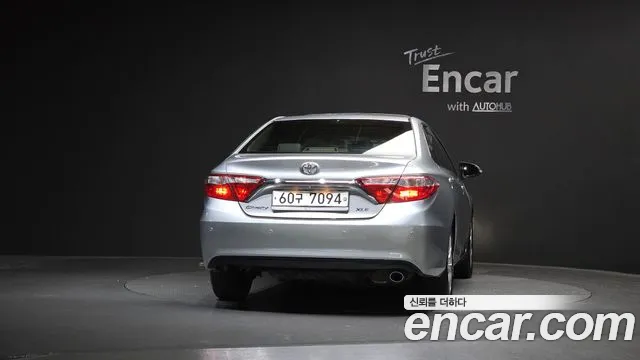 Toyota Camry 2015 — фото 4