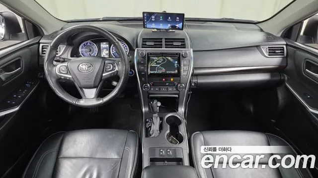 Toyota Camry 2015 — фото 7