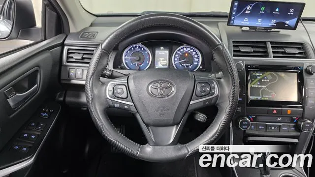 Toyota Camry 2015 — фото 13