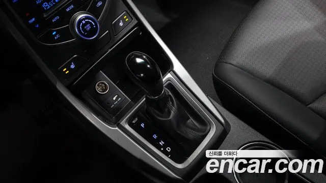 Hyundai AVANTE 2015 — фото 9