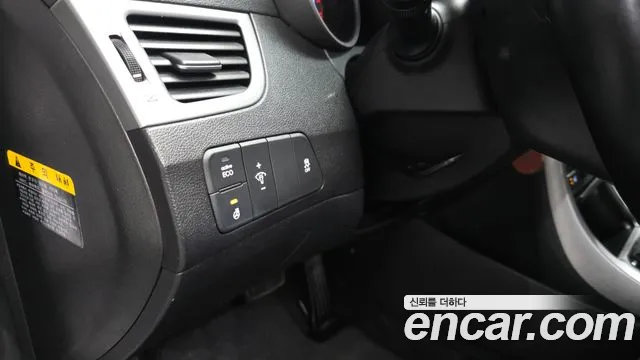 Hyundai AVANTE 2015 — фото 16