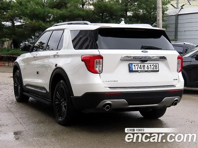 Ford Explorer 2022 — фото 3