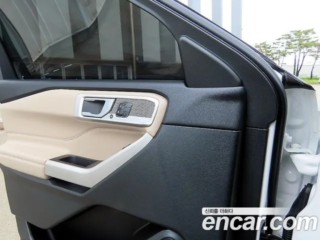 Ford Explorer 2022 — фото 11