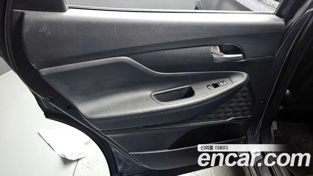 Hyundai Santafe 2021 — фото 15