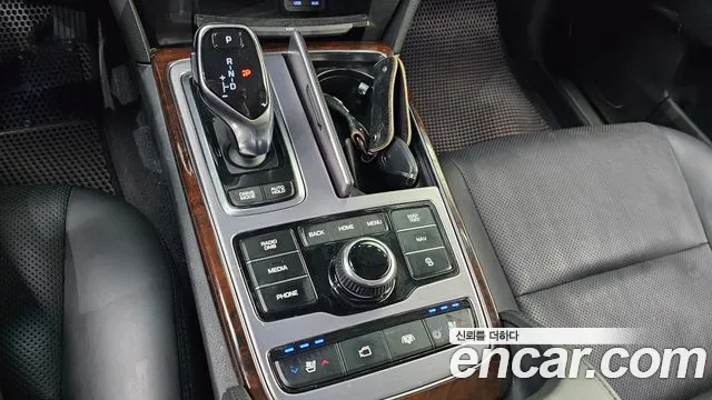 Hyundai Equus 2015 — фото 12
