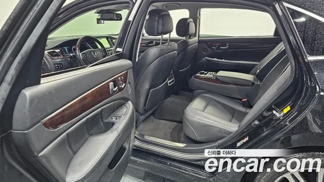Hyundai Equus 2015 — фото 18
