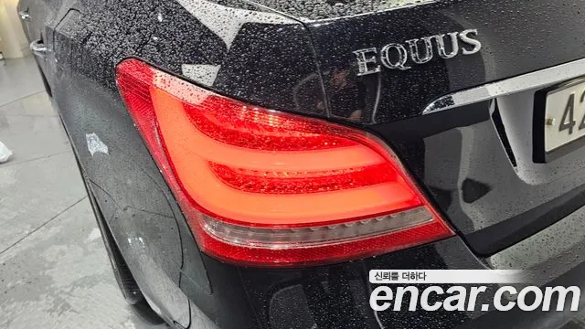 Hyundai Equus 2015 — фото 9