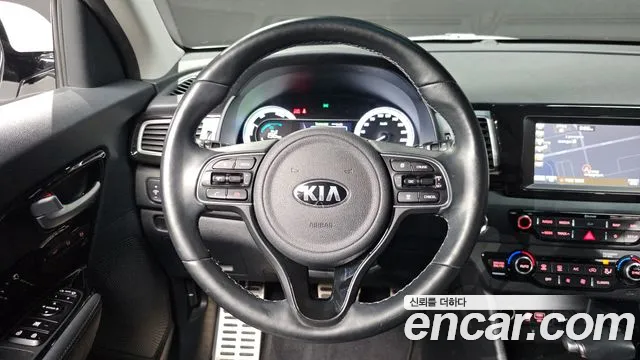 Kia Niro 2018 — фото 19