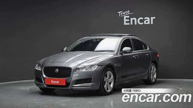 Jaguar XF 2018 — фото 1