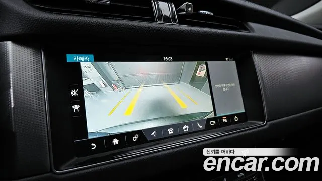 Jaguar XF 2018 — фото 15
